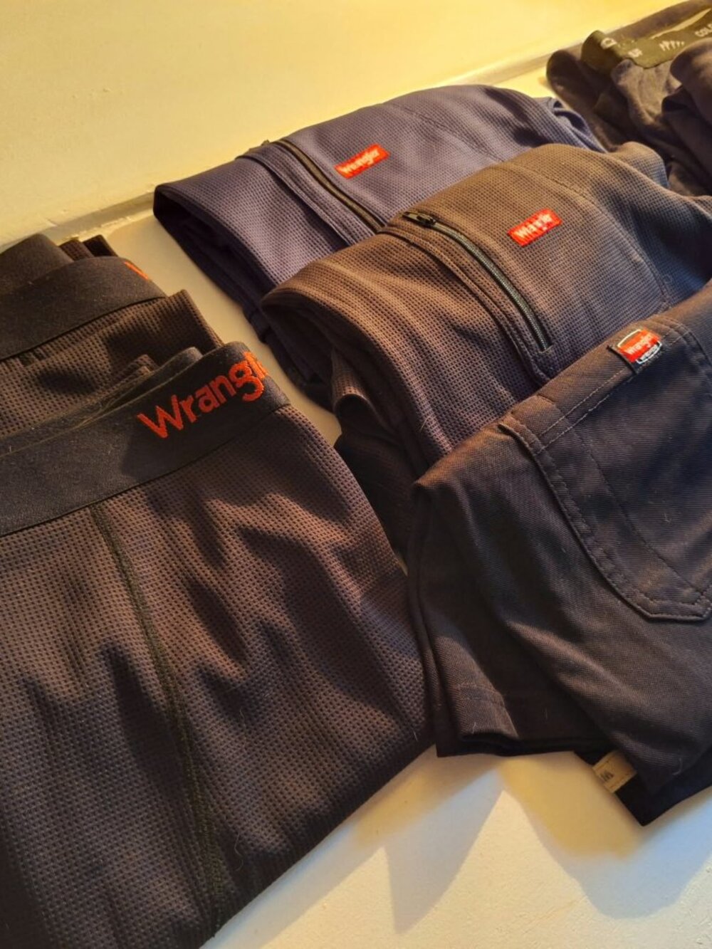 Sets of thermal tops and bottoms